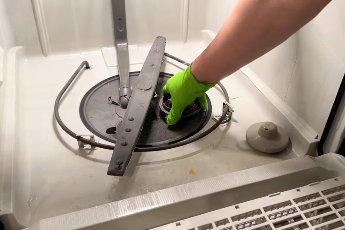 How to Clean a Dishwasher