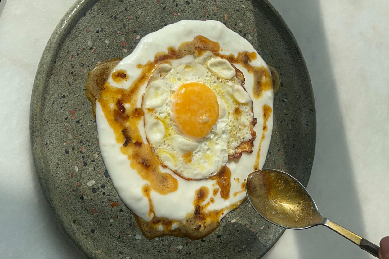 turkish breakfast Cilbir turkish eggs