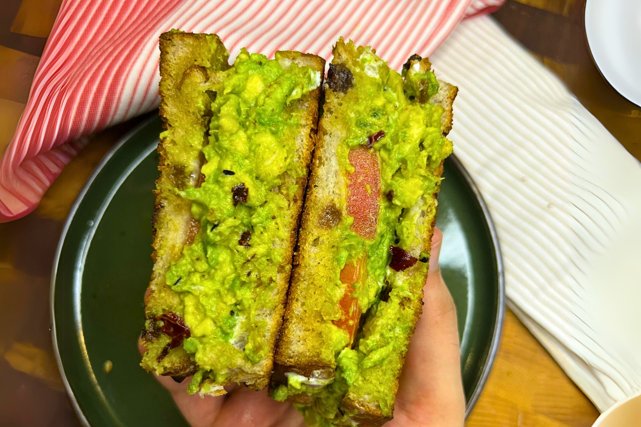 tomato avocado sandwich